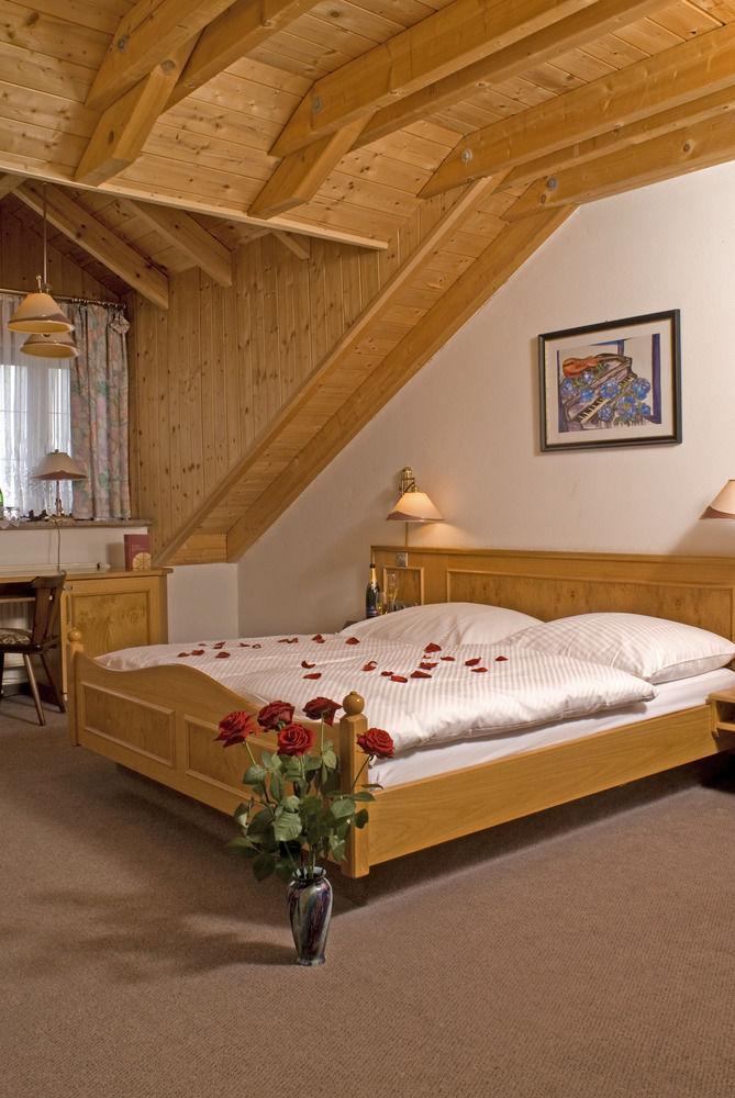 Hotel Zum Fischerwirt Baindlkirch ภายนอก รูปภาพ