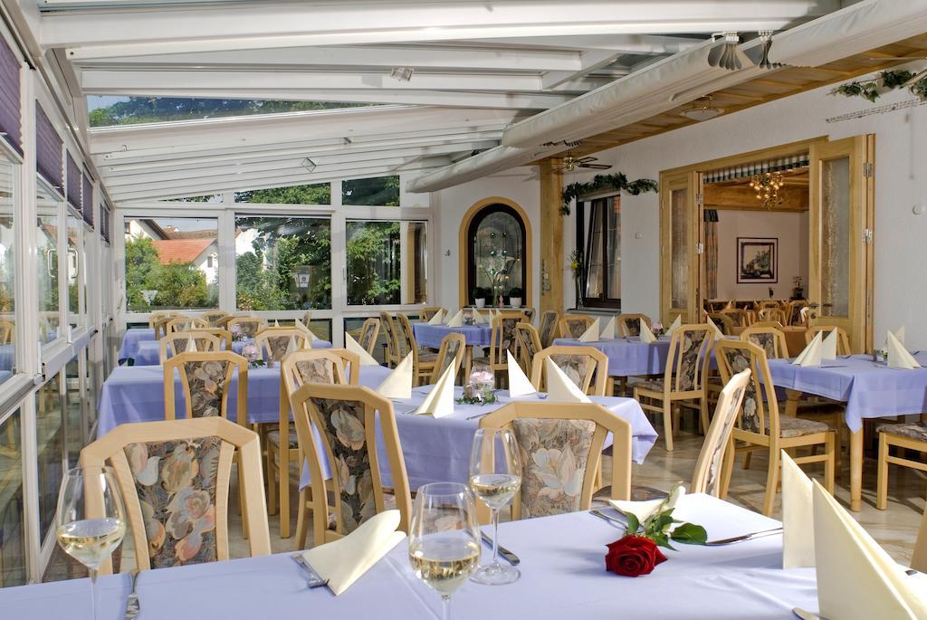 Hotel Zum Fischerwirt Baindlkirch ภายนอก รูปภาพ