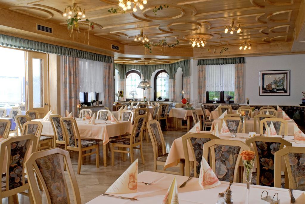 Hotel Zum Fischerwirt Baindlkirch ภายนอก รูปภาพ